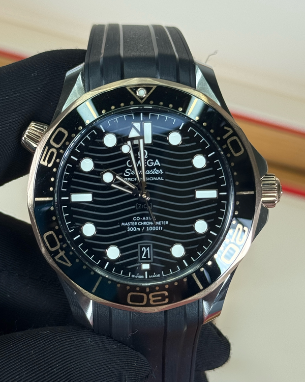 2025 Omega Seamaster Diver 300M 42mm Black Dial Rubber Strap (210.22.42.20.01.002)