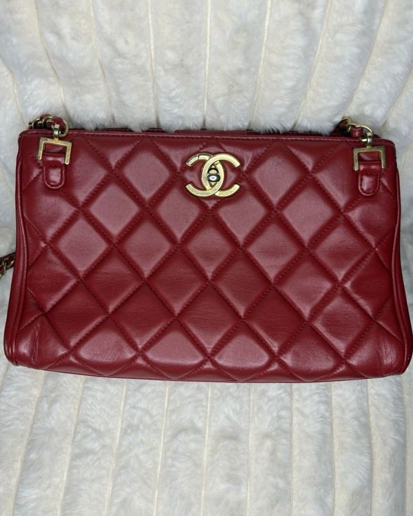 Chanel Accessories Quilted Bijoux Frame Mini Tote 9.4 x 6.7 x 2IN Leather Gold-Tone Hardware Leather Strap (Mini Tote)