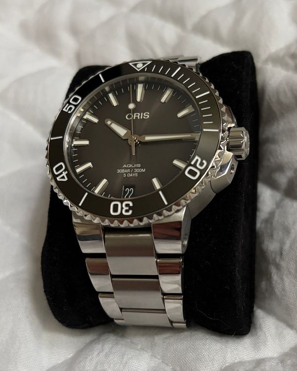 2019 Oris Aquis Date Calibre 400 41.5MM Black Dial Steel Bracelet (01 400 7769 6357-07 8 22 09PEB)