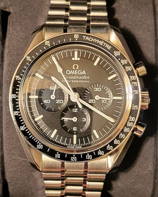 2022 Omega Speedmaster Professional Moonwatch 42MM Black Dial Steel Bracelet (310.30.42.50.01.002)