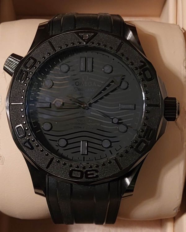 2021 Omega Seamaster Diver 300M “Black Black” 43.5MM Black Dial Rubber Strap (210.92.44.20.01.003)