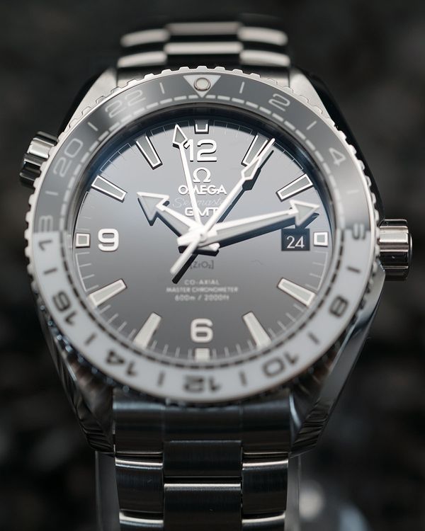 Omega Seamaster Planet Ocean (215.30.44.22.01.001)