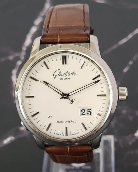 No Reserve - Glashütte Original Senator Panorama Date 40.1MM Silver Dial Leather Strap (100-03-13-02-04)