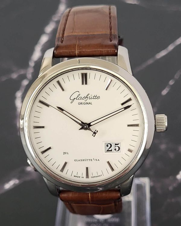 Glashütte Original Senator Panorama Date 40.1MM Silver Dial Leather Strap (100-03-13-02-04)