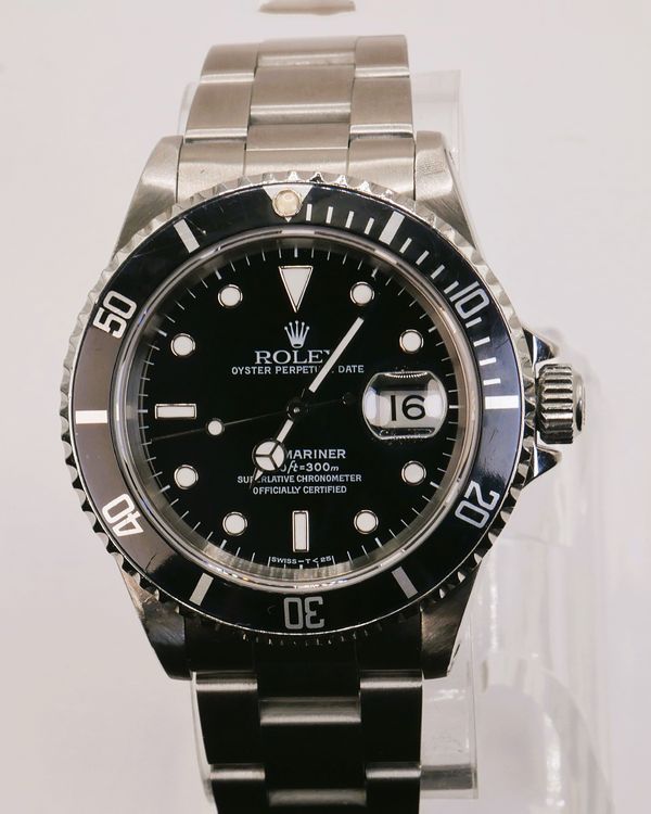 No Reserve - 1995 (W Serial) Rolex Submariner Date 40MM Black Dial Oyster Bracelet (16610)