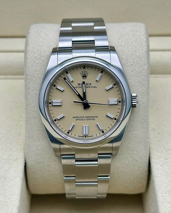 Rolex Oyster Perpetual (232)