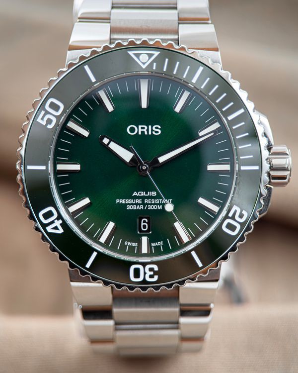 No Reserve - 2024 Oris Aquis Date 43.5MM Green Dial Steel Bracelet (01 733 7730 4157)