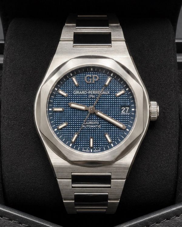 2026 Girard Perregaux Laureato 42MM Blue Dial Steel Bracelet (81010-11-431-11A)