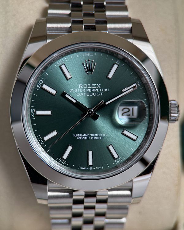 No Reserve - 2026 Rolex Datejust 41MM Green Dial Jubilee Bracelet (126300)