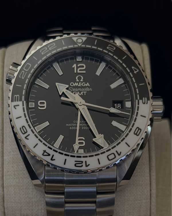 Omega Seamaster Planet Ocean "Oreo" 600M 43.5MM Black Dial Steel Bracelet (215.30.44.22.01.001)