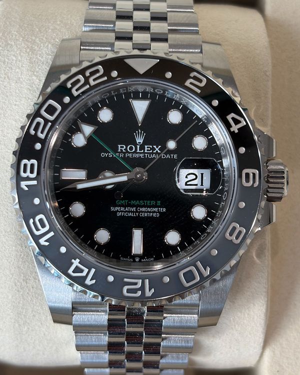 2026 Rolex GMT-Master II “Bruce Wayne” 40MM Black Dial Jubilee Bracelet (126710GRNR)