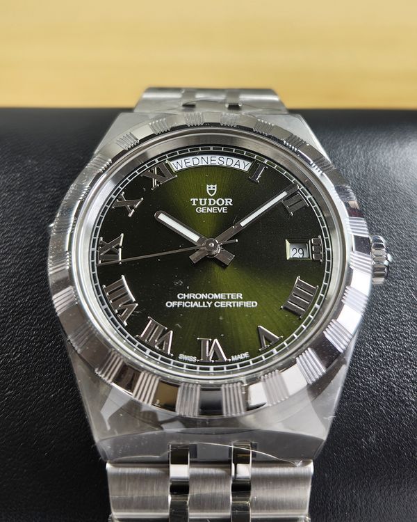 No Reserve - 2026 Tudor Royal 40MM Green Dial Steel Bracelet (2840D1A0)