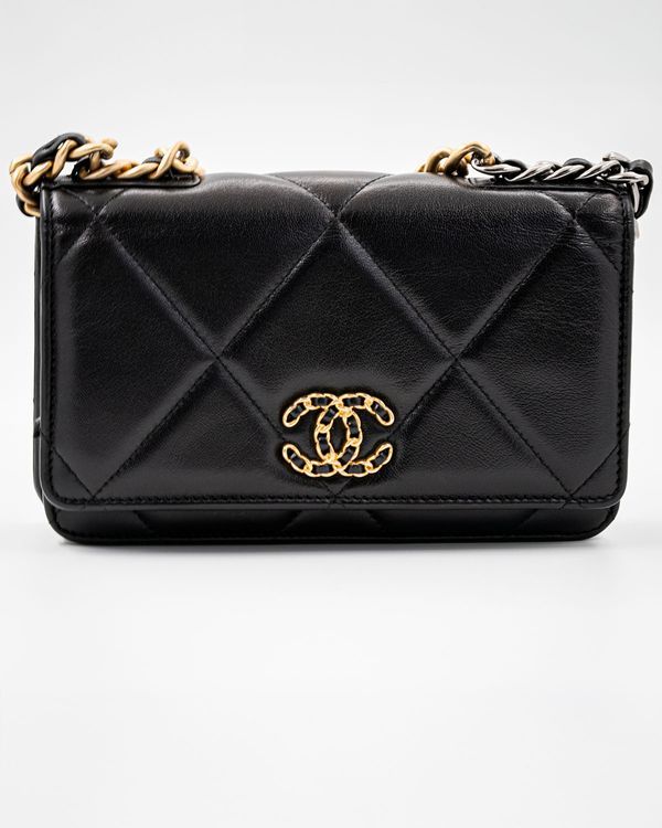 Chanel 19 9 x 5.5 x 2.5 IN Leather Handbag Gold Tone Hardware