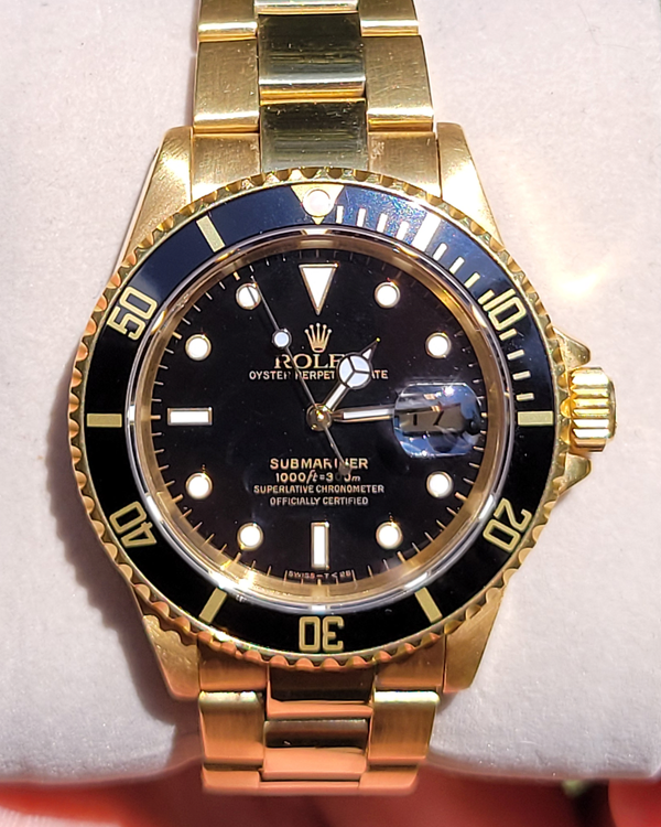 Rolex Submariner Date 40MM Black Dial Yellow Gold Oyster Bracelet (16618)