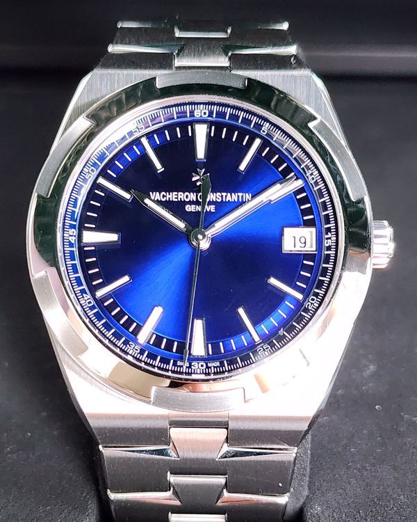 2022 Vacheron Constantin Overseas 41MM Blue Dial Steel Bracelet (4500V/110A-B128)