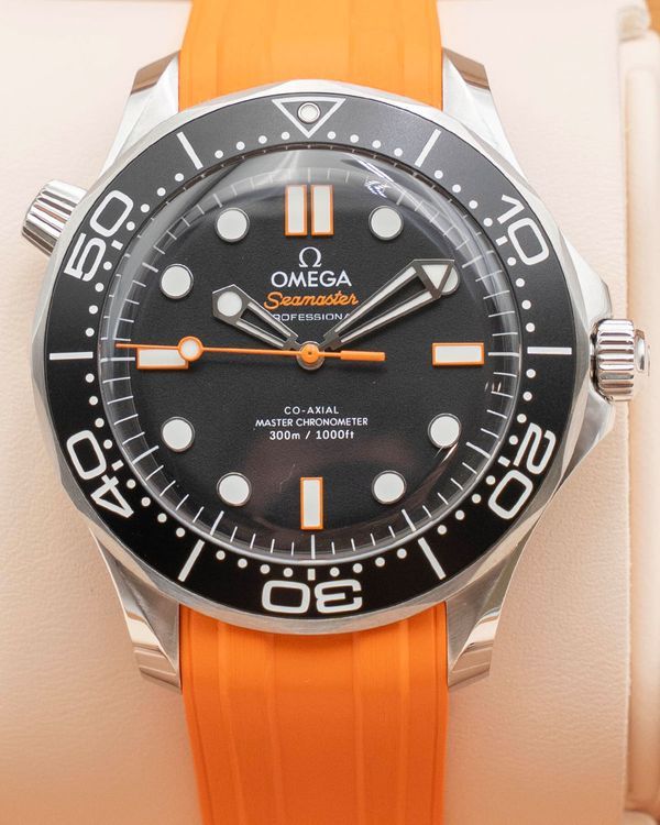 2026 Omega Seamaster Diver 300M 42MM Black Dial Rubber Strap (210.32.42.20.01.006)