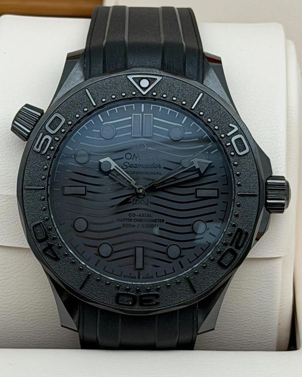 Omega Seamaster Diver 300M “Black Black” 43.5MM Black Dial Rubber Strap (210.92.44.20.01.003)