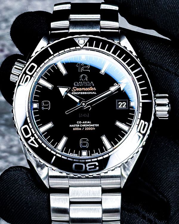 No Reserve - Omega Seamaster Planet Ocean (215.30.44.21.01.001)