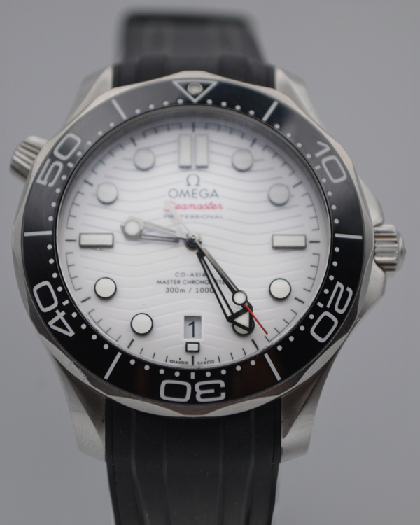 Omega Seamaster Diver 300M 42MM White Dial Rubber Strap (210.32.42.20.04.001)
