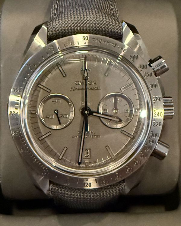 Omega Speedmaster Dark Side of the Moon (311.92.44.51.01.005)