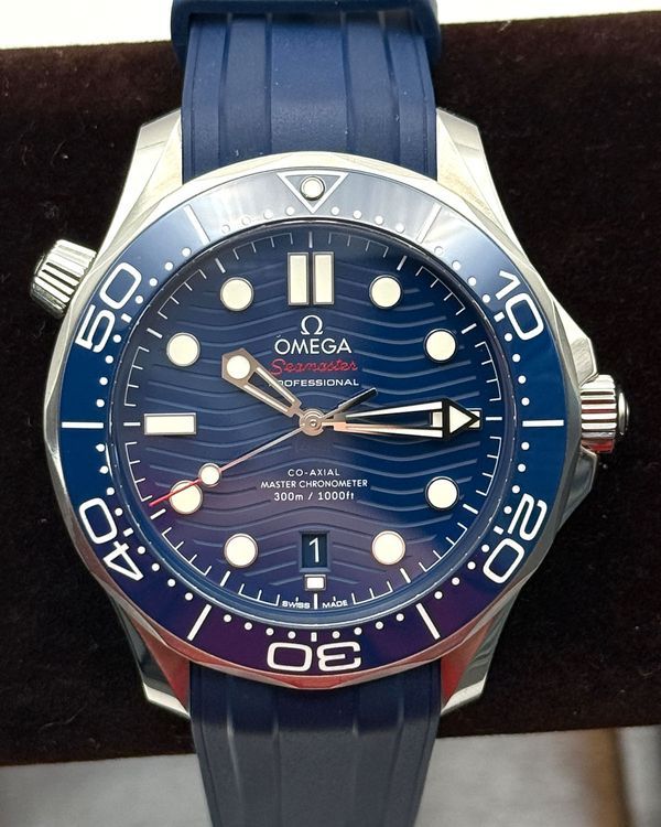 Omega Seamaster Diver 300M "Nekton Edition" 42MM Blue Dial Rubber Strap (210.30.42.20.01.002)