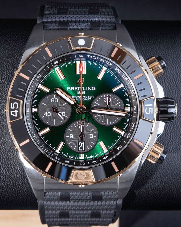 2023 Breitling Super Chronomat B01 44MM Green Dial Rubber Strap (UB0136251L1S1)