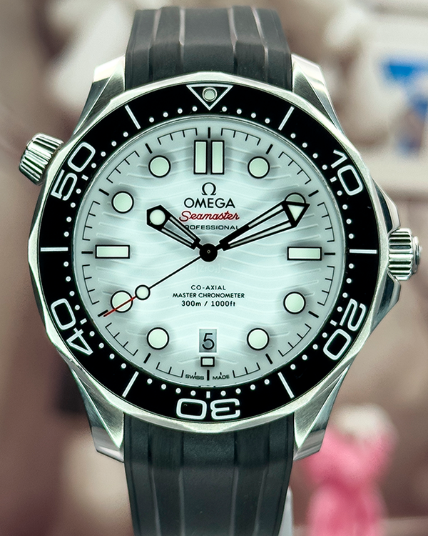No Reserve - Omega Seamaster 300 (210.32.42.20.94.001)