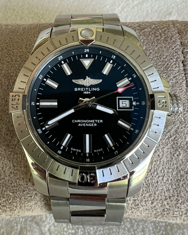 Breitling Avenger (A17318101B1A1)
