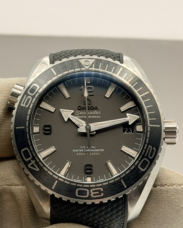 Omega Seamaster Planet Ocean (215.32.44.21.01.002)