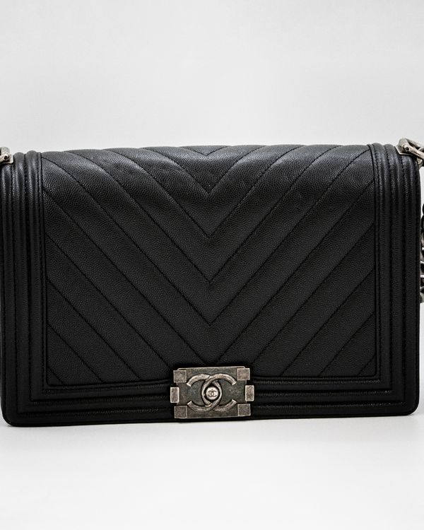 Chanel Chevron 11 x 7 x 2.5IN Leather Silver-Tone Hardware Leather/Ruthenium Strap (Caviar Chevron)