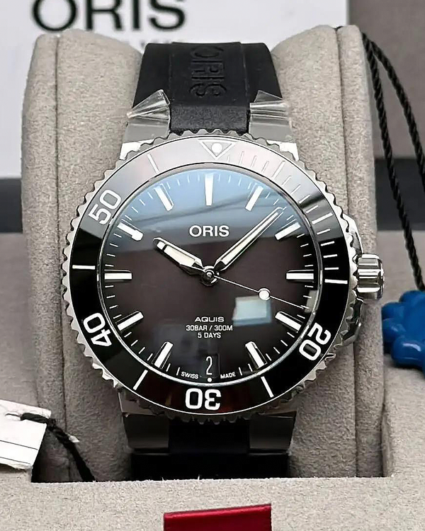 Oris Aquis Date (01 400 7769 4154)