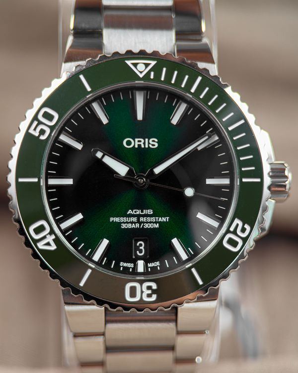 No Reserve - Oris Aquis Date (01 733 7732 4157)