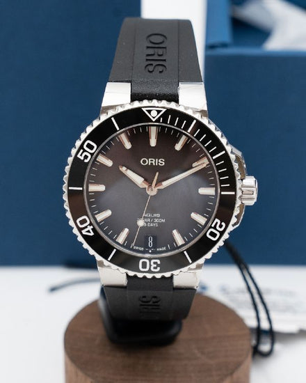 2026 Oris Aquis Date Calibre 400 41.5MM Grey Dial Rubber Strap (01 400 7769 4154-07 4 22 74FC)