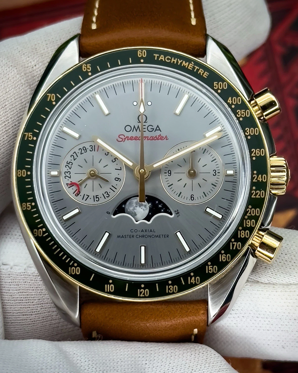 2023 Omega Speedmaster Moonphase 44.25mm  Dial White Leather Strap (304.23.44.52.06.001)