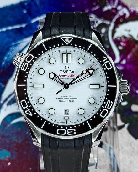 No Reserve - Omega Seamaster Diver 300M 42MM White Dial Rubber Strap (210.32.42.20.04.001)