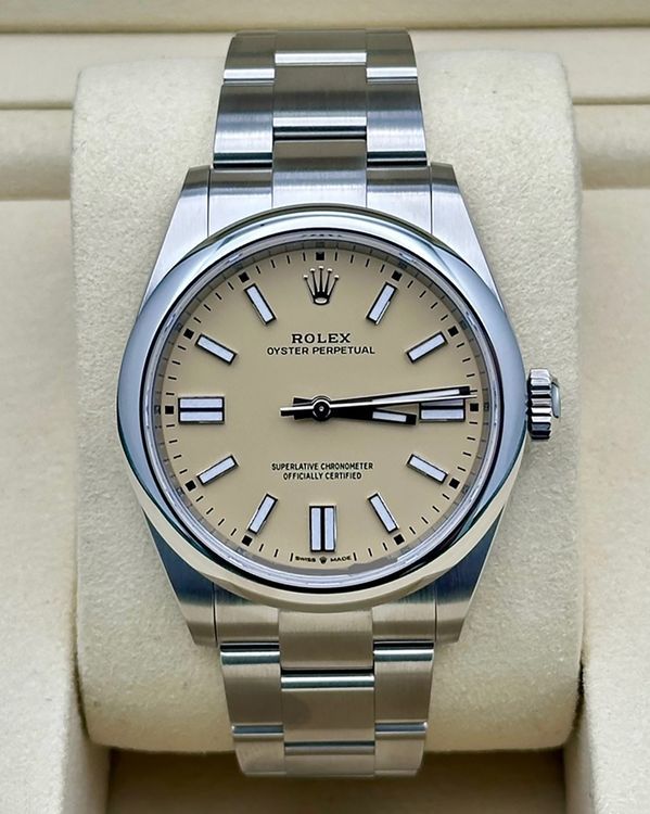 Rolex Oyster Perpetual (12165)