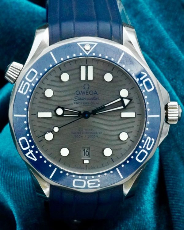 No Reserve - 2024 Omega Seamaster Diver 300M 42MM Grey Dial Rubber Strap (210.32.42.20.06.001)