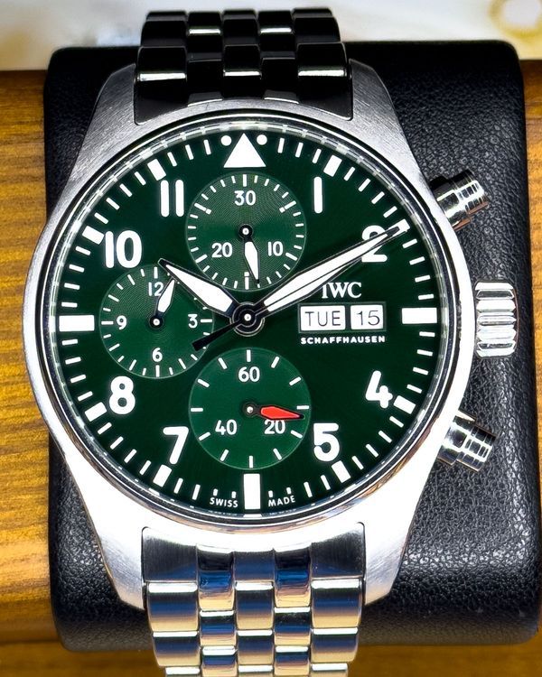 No Reserve - 2022 IWC Schaffhausen Pilot Chronograph 41MM Green Dial Steel Bracelet (IW388104)
