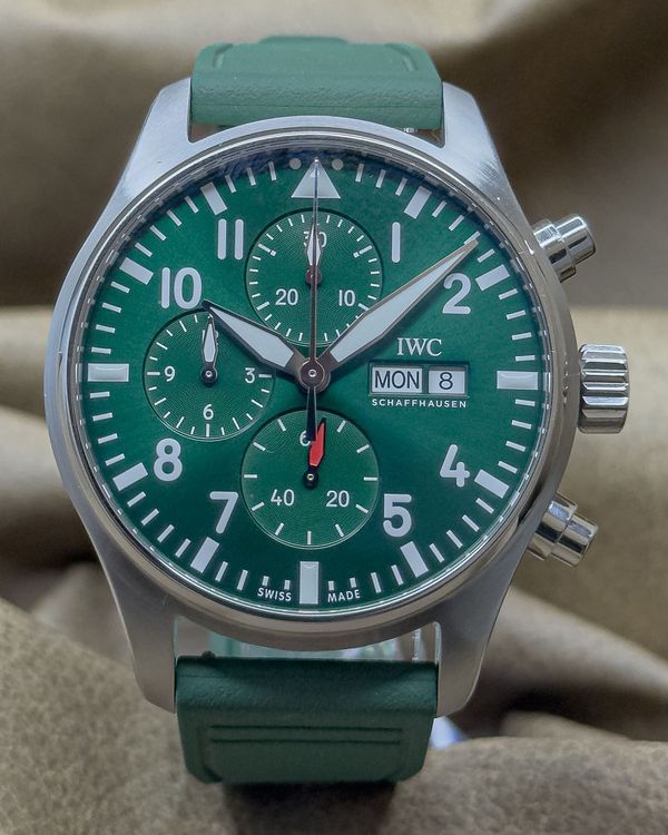 2023 IWC Schaffhausen Pilot Chronograph 43MM Green Dial Steel Bracelet (IW378006)