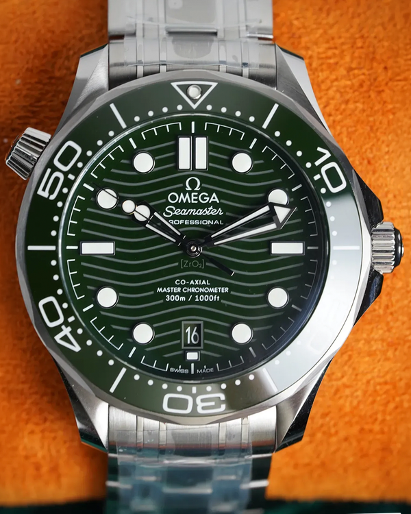No Reserve - 2026 Omega Seamaster Diver 300M "Seaweed" 42MM Green Dial Steel Bracelet (210.30.42.20.10.001)