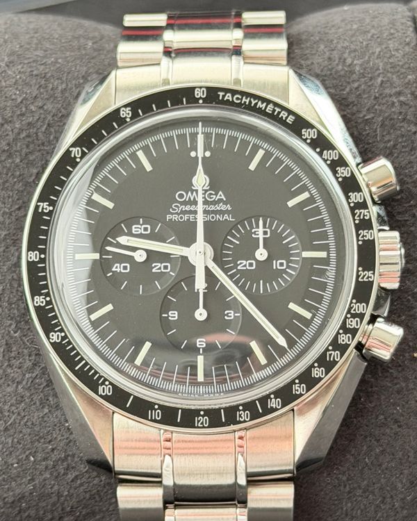 2020 Omega Speedmaster Professional Moonwatch 42MM Black Dial Steel Bracelet (311.30.42.30.01.005)