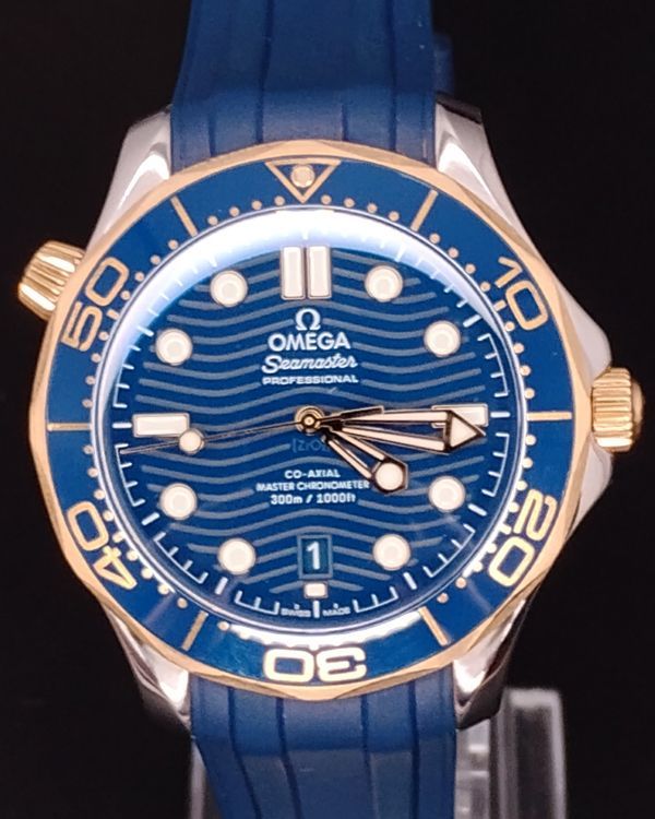 2022 Omega Seamaster Diver 300M 42MM Blue Dial Rubber Strap (210.22.42.20.03.001)