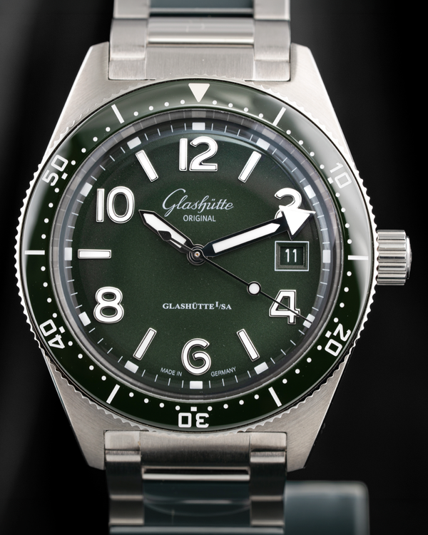 Glashütte Original SeaQ 39.5MM Green Dial Steel Bracelet (1-39-11-13-83-70)