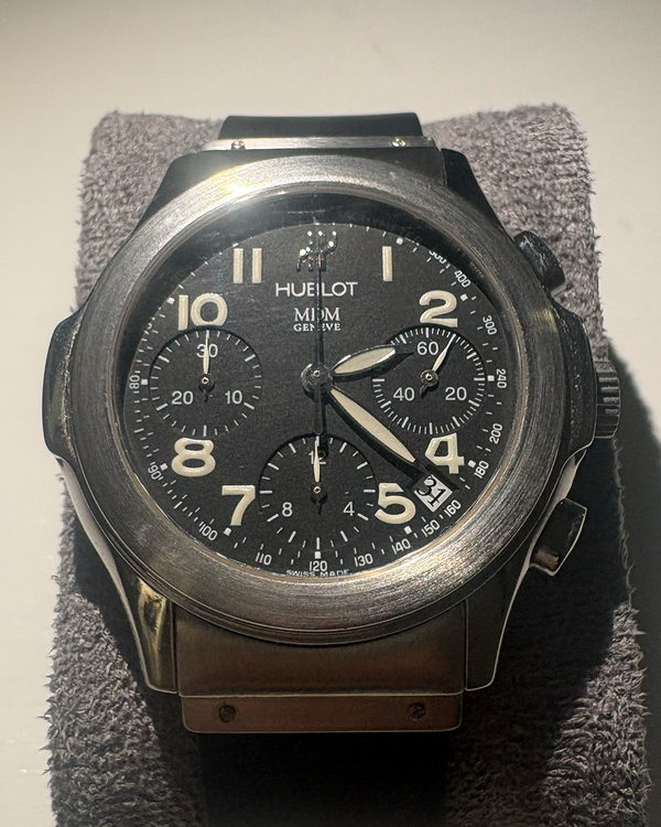 No Reserve - Hublot Classic MDM Chronograph 40MM Black Dial Rubber Strap (1810.1)