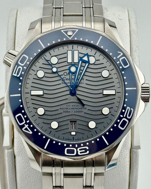No Reserve - 2019 Omega Seamaster Diver 300M 42MM Grey Dial Steel Bracelet (210.30.42.20.06.001)