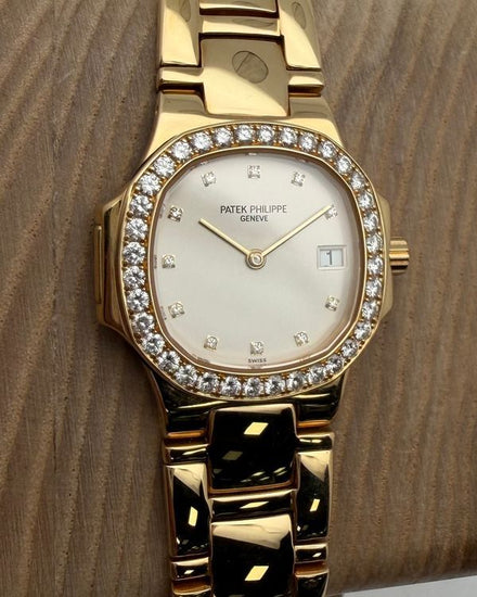 2003 Patek Philippe Nautilus 27MM Champagne Dial Yellow Gold Bracelet (4700/530J-001)