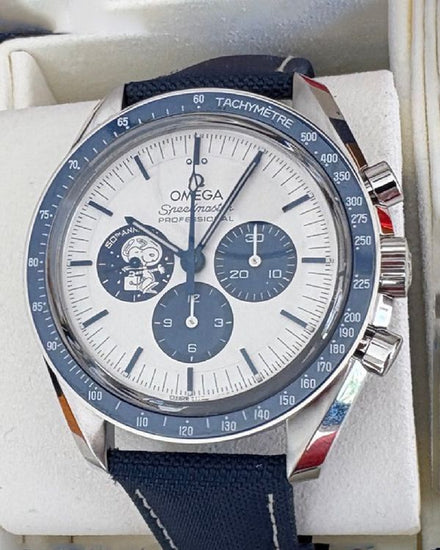 2026 Omega Speedmaster Professional Moonwatch "Silver Snoopy Award" 42MM Silver Dial Textile Strap (310.32.42.50.02.001)