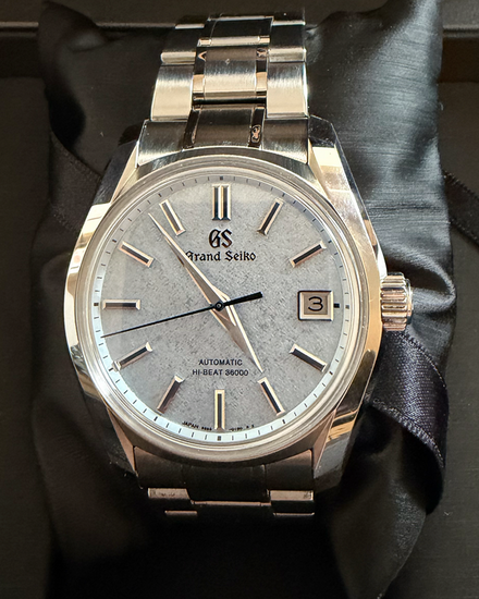 2025 Grand Seiko Heritage Collection "Sōkō Frost" 40MM Blue Dial Steel Bracelet (SBGH295)