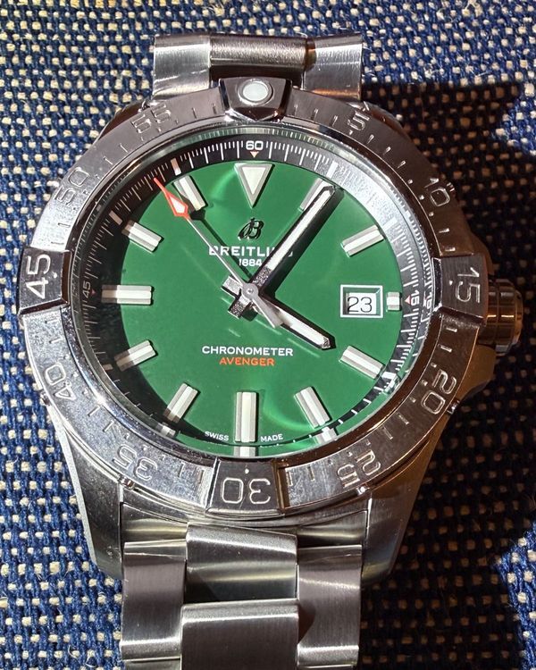 2025 Breitling Avenger 42MM Green Dial Steel Bracelet (A17328)