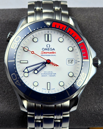 No Reserve - 2017 Omega Seamaster Diver 300M "Commander's Watch" L.E. 41MM White Dial Steel Bracelet (212.32.41.20.04.001)
